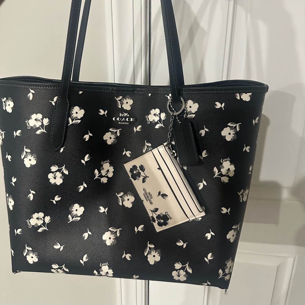 Coach City Tote Floral Gallery with Key ring Wallet
